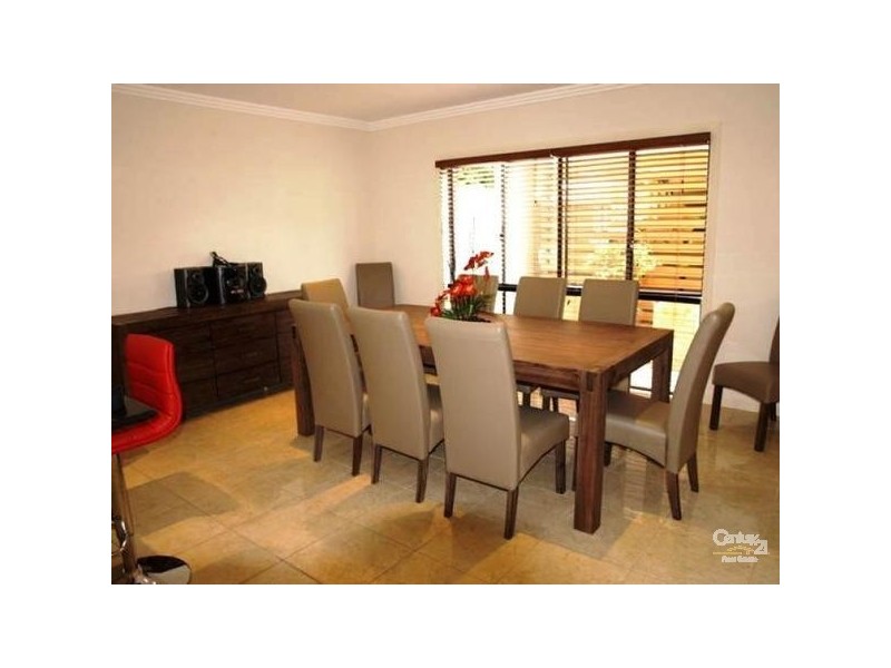 4 Mexicali Court, Broadbeach Waters QLD 4218