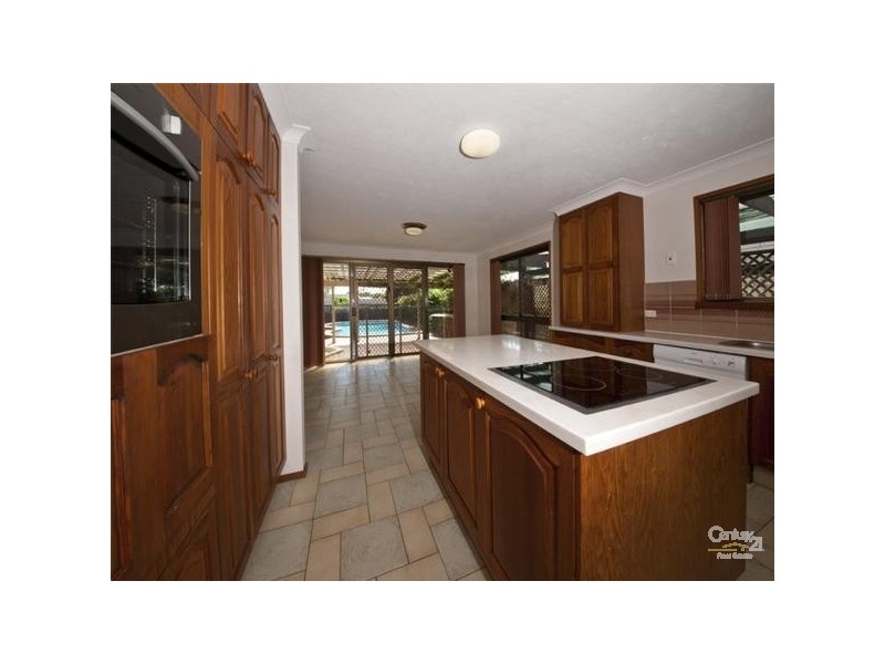 34 Merrimac Bvd, Broadbeach Waters QLD 4218