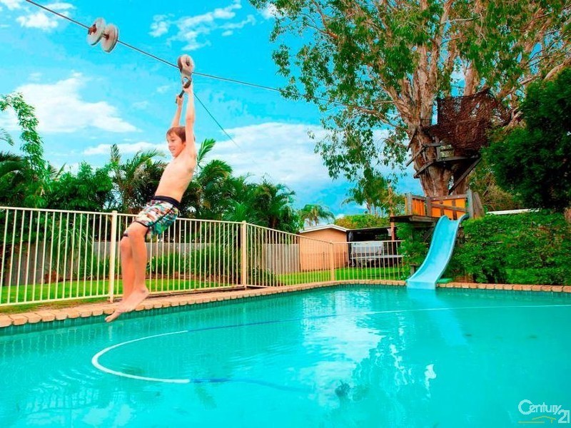 16 Alec Avenue, Mermaid Waters QLD 4218