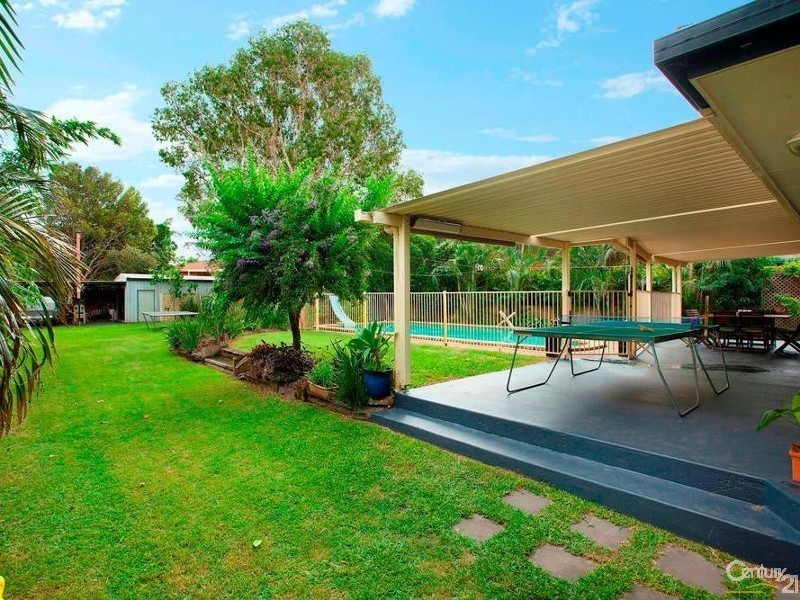 16 Alec Avenue, Mermaid Waters QLD 4218