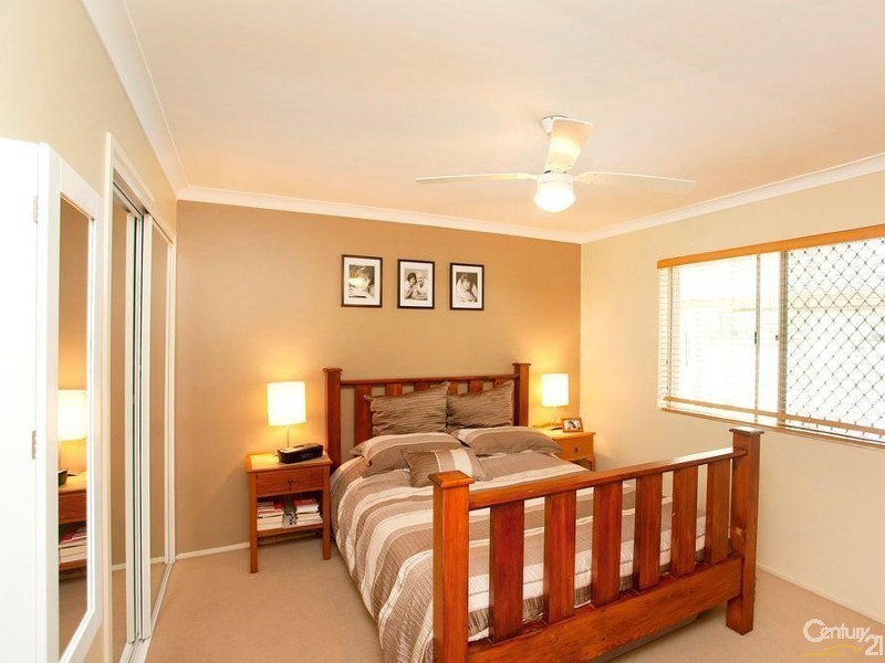 16 Alec Avenue, Mermaid Waters QLD 4218