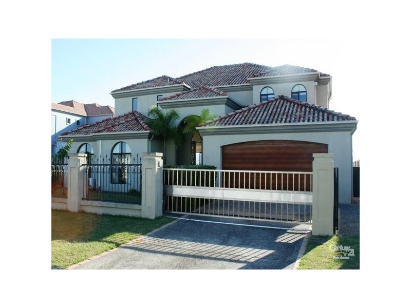 121 Edinburgh Road, Benowa QLD 4217