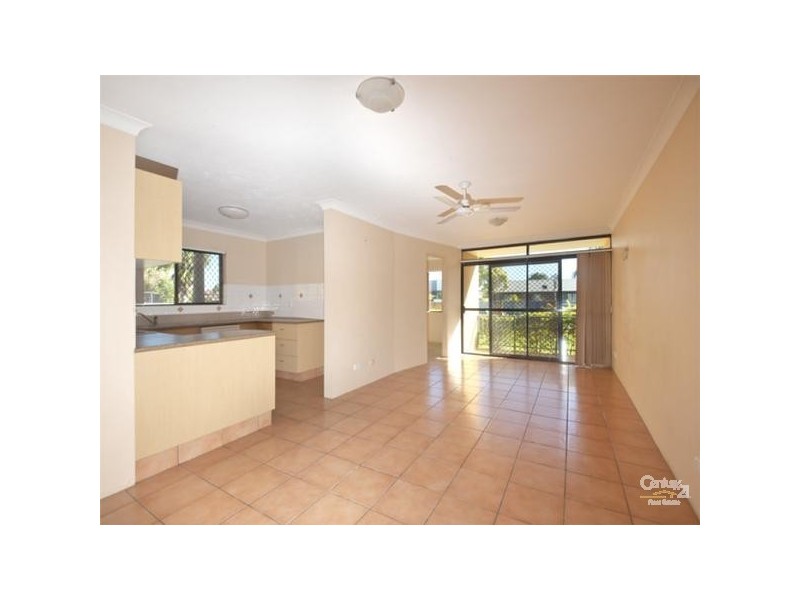 4/4 Oceanic Drive, Mermaid Waters QLD 4218