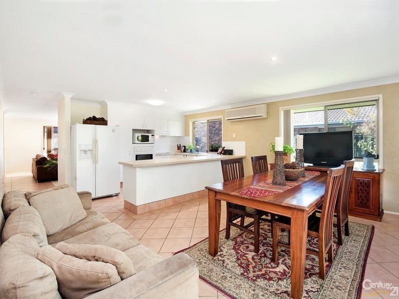 5 Sonama Court, Burleigh Waters QLD 4220