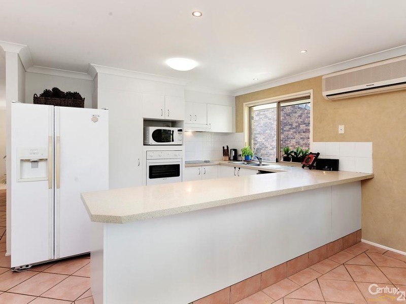 5 Sonama Court, Burleigh Waters QLD 4220