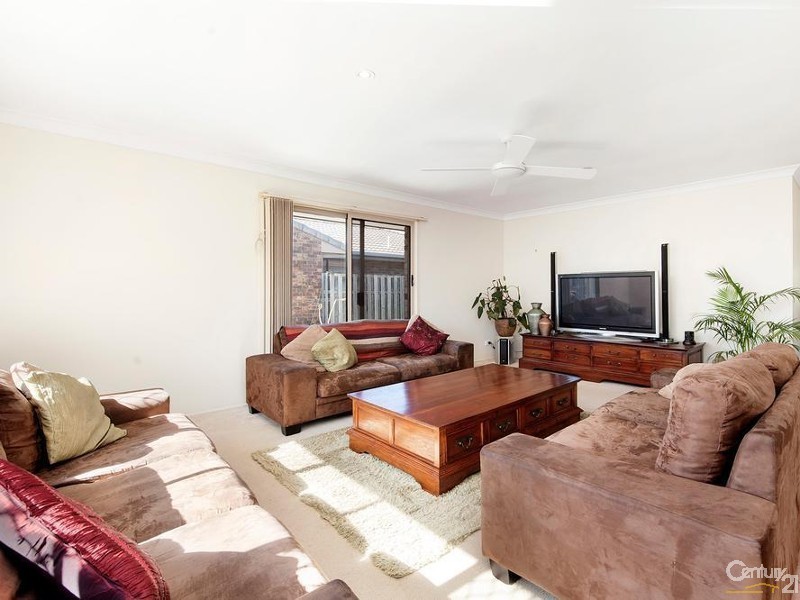 5 Sonama Court, Burleigh Waters QLD 4220