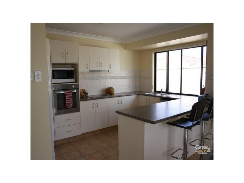 7 Golden Bear Drive, Arundel QLD 4214