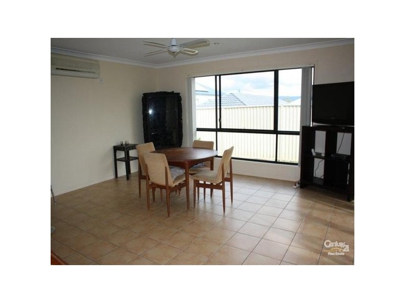 7 Golden Bear Drive, Arundel QLD 4214