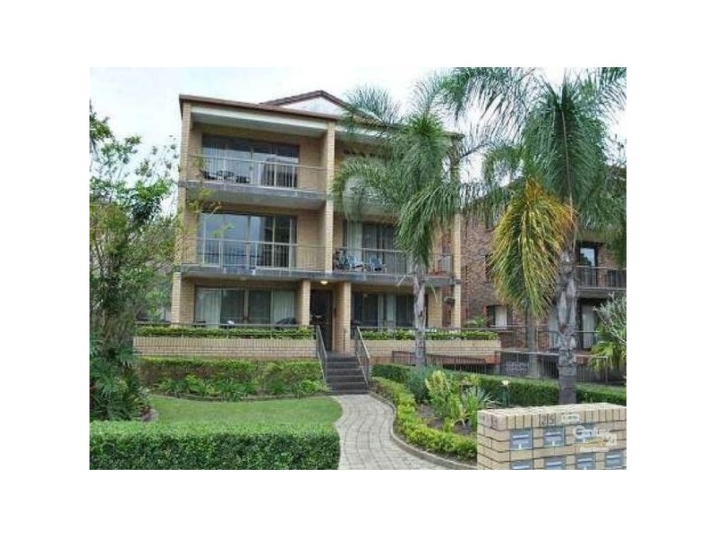 3/25 Armrick Avenue, Broadbeach QLD 4218