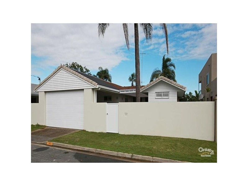 42 Alec Avenue, Mermaid Waters QLD 4218