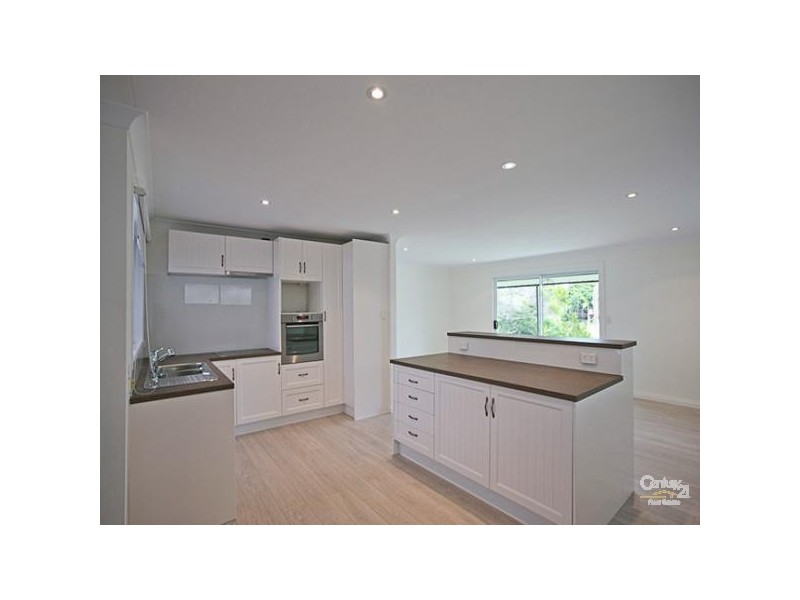 42 Alec Avenue, Mermaid Waters QLD 4218