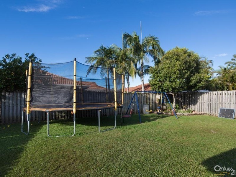 4 Barbie Avenue, Varsity Lakes QLD 4227