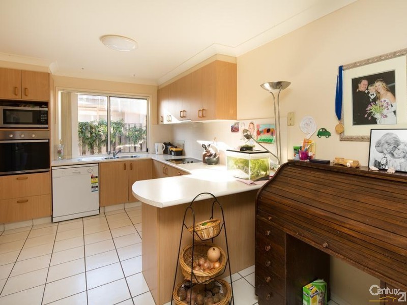 4 Barbie Avenue, Varsity Lakes QLD 4227