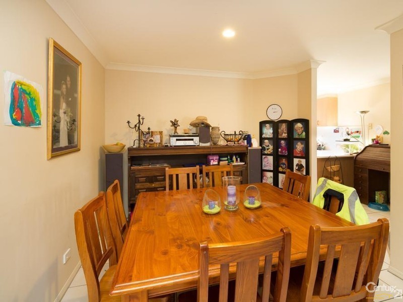 4 Barbie Avenue, Varsity Lakes QLD 4227