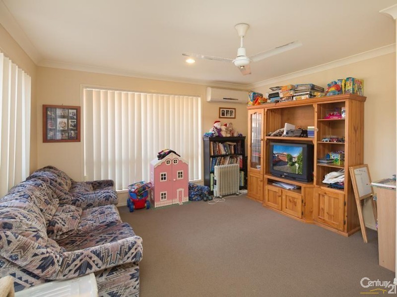 4 Barbie Avenue, Varsity Lakes QLD 4227