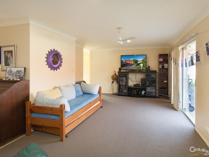 4 Barbie Avenue, Varsity Lakes QLD 4227