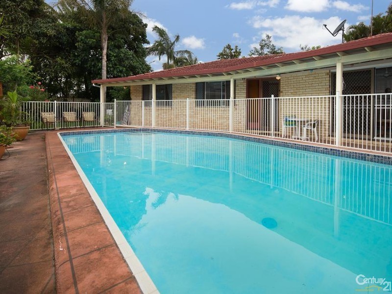 11 Doggett Drive, Miami QLD 4220