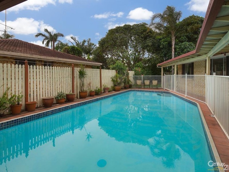 11 Doggett Drive, Miami QLD 4220