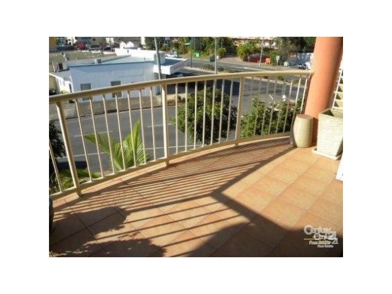 8/2-4 Mountainview Avenue, Miami QLD 4220