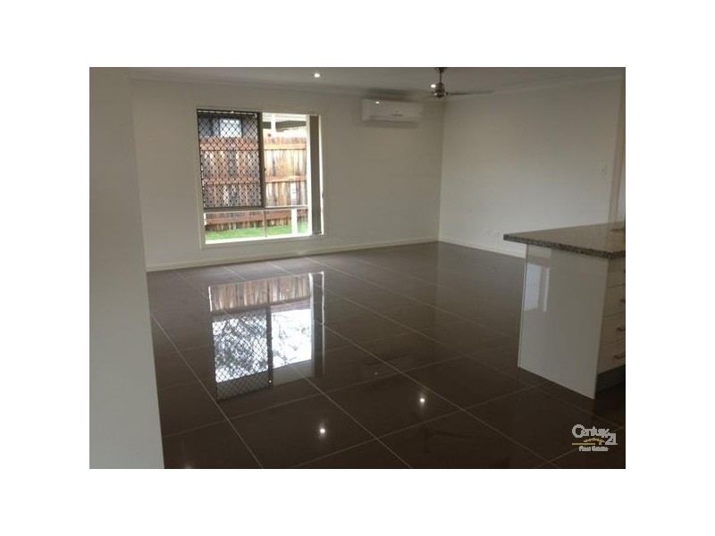 16 Winchester Street, Pimpama QLD 4209