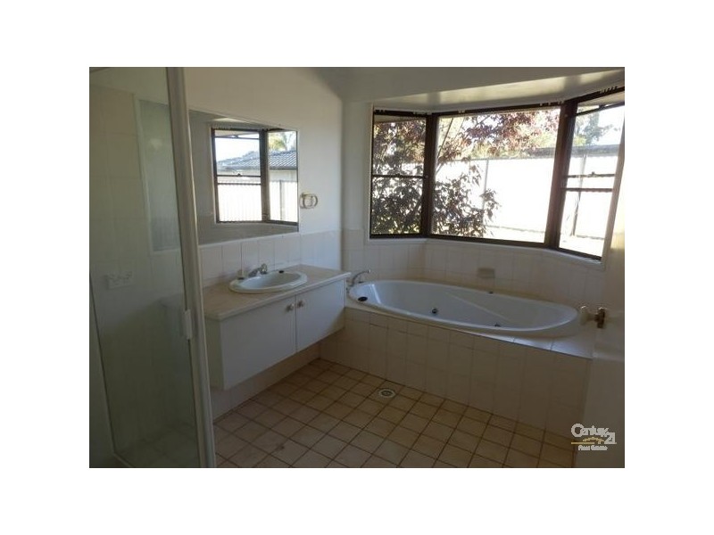 2 Watford Court, Molendinar QLD 4214