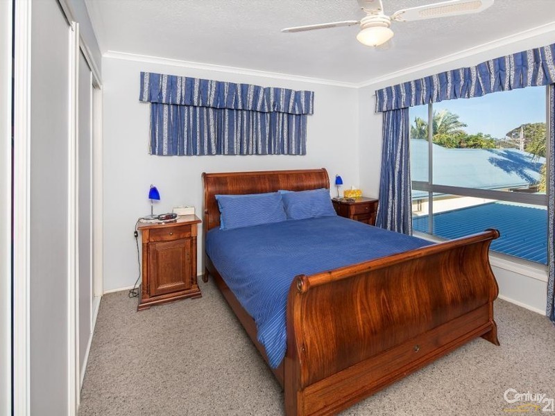 93 Burleigh Street, Burleigh Waters QLD 4220