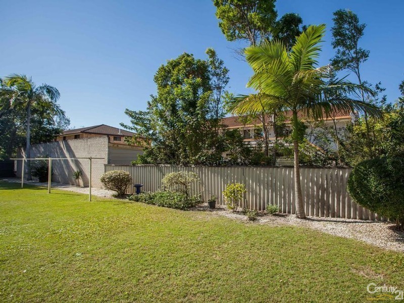 2/17 Sonia Street, Mermaid Waters QLD 4218