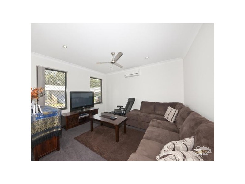 11 Winchester Crescent, Pimpama QLD 4209