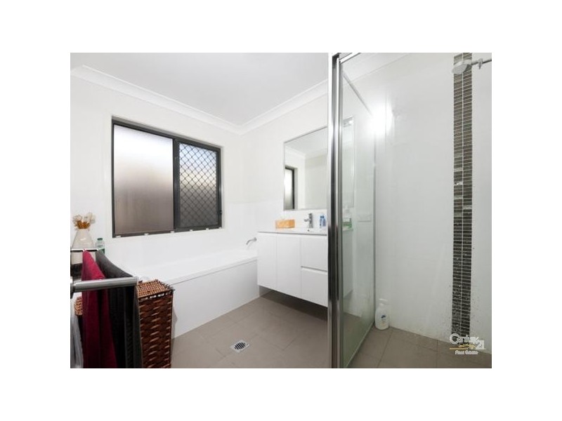 11 Winchester Crescent, Pimpama QLD 4209