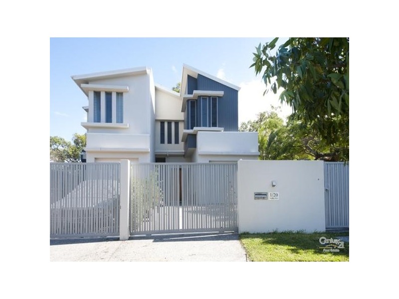 1/20 Nobby Parade, Miami QLD 4220