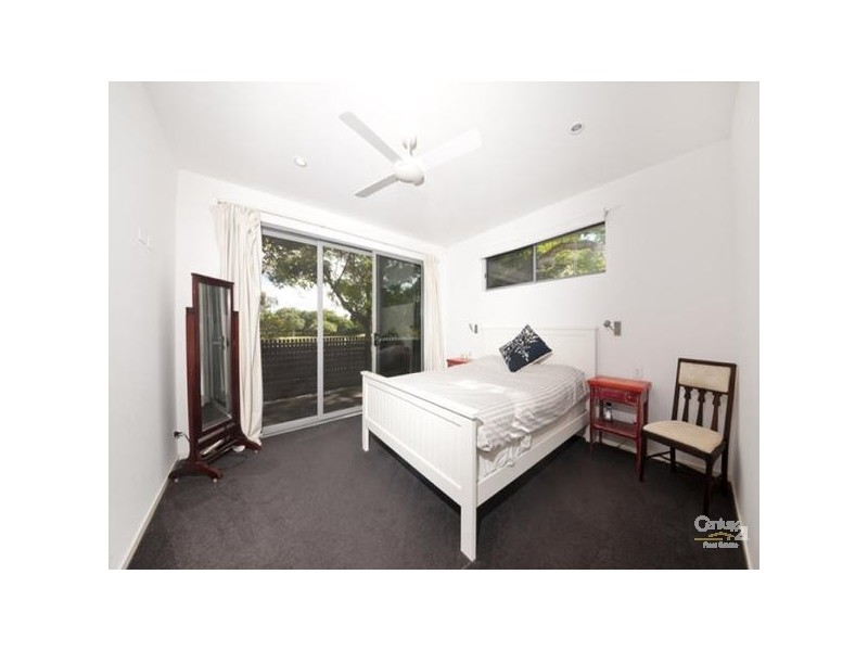 1/20 Nobby Parade, Miami QLD 4220