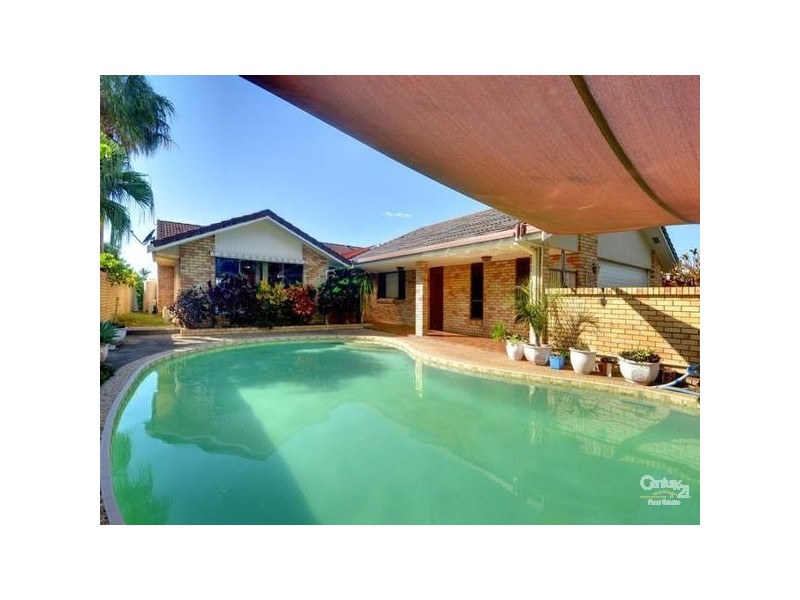 46 Sailaway Street, Mermaid Waters QLD 4218