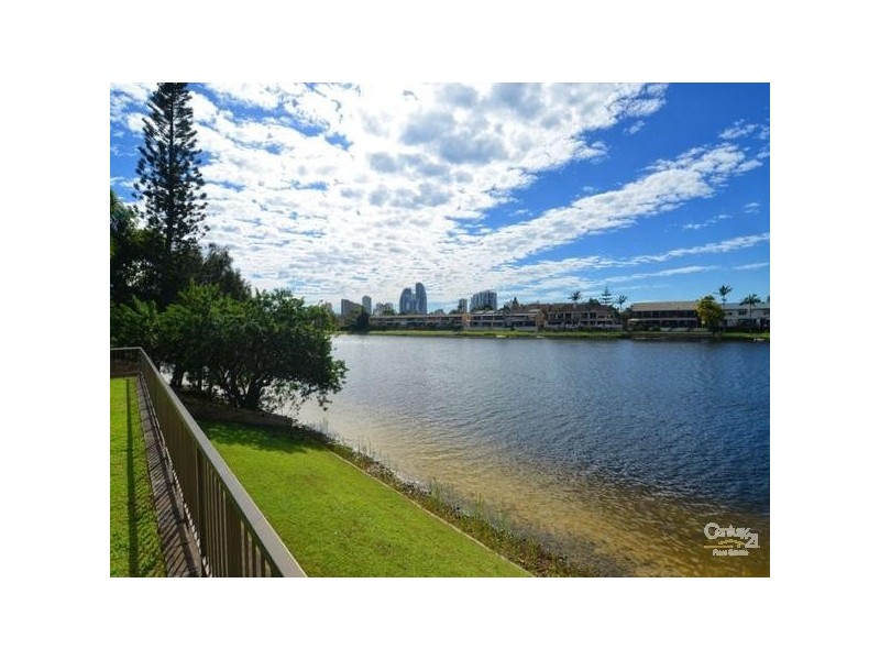 46 Sailaway Street, Mermaid Waters QLD 4218