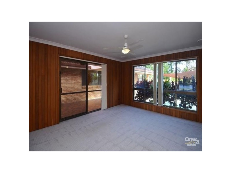 46 Sailaway Street, Mermaid Waters QLD 4218