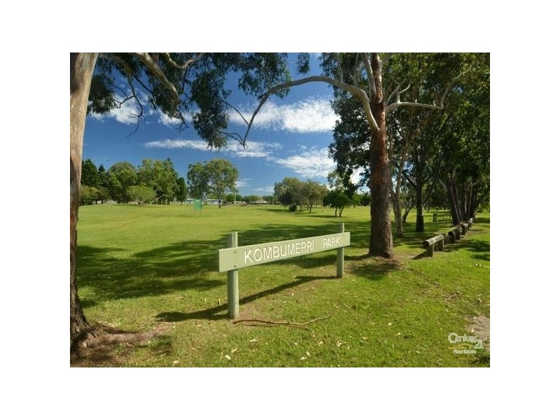 46 Sailaway Street, Mermaid Waters QLD 4218