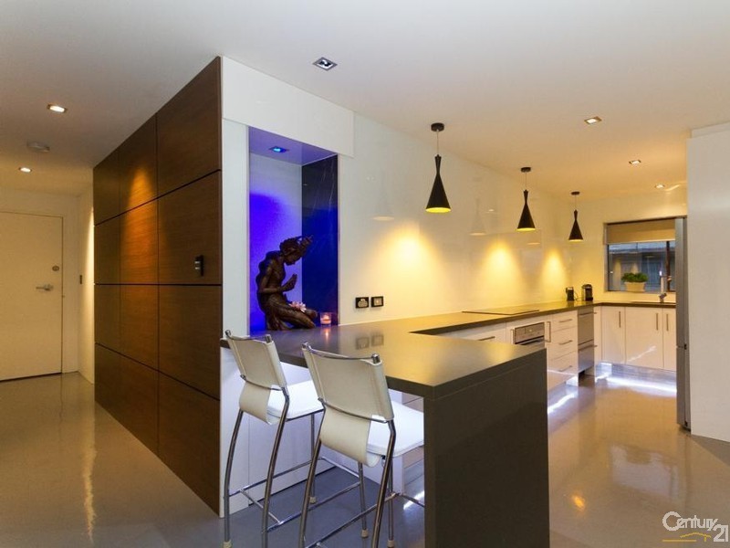 1/2263 Gold Coast Highway, Mermaid Beach QLD 4218