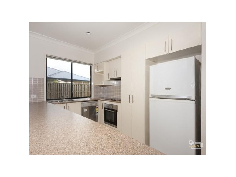 6 Kingair Road, Coomera QLD 4209