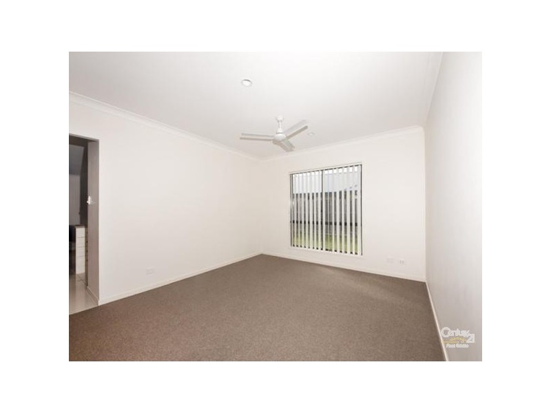 6 Kingair Road, Coomera QLD 4209