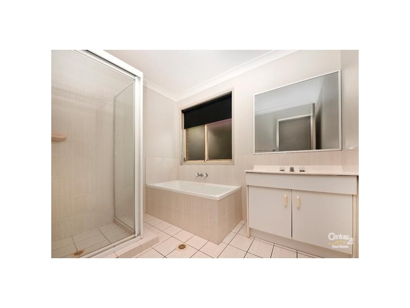 3 Retreat Place, Robina QLD 4226