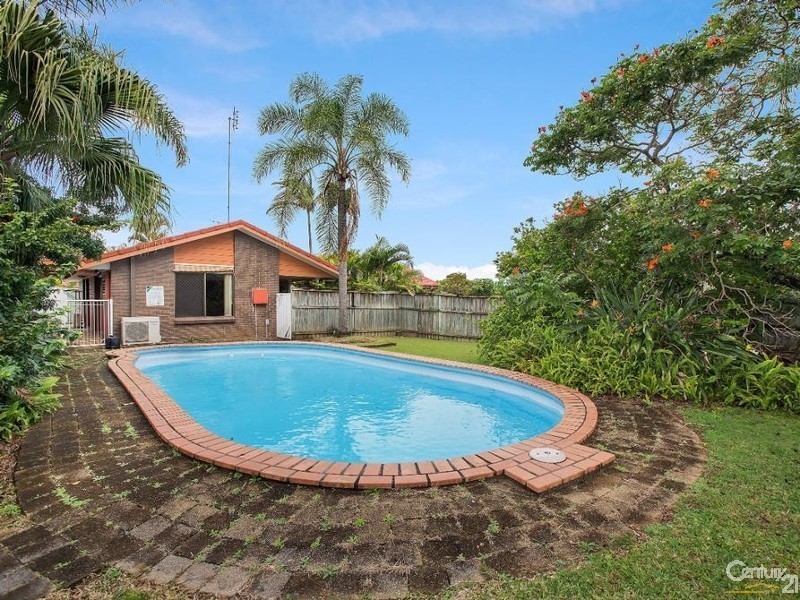 7 Falcon Court, Burleigh Waters QLD 4220