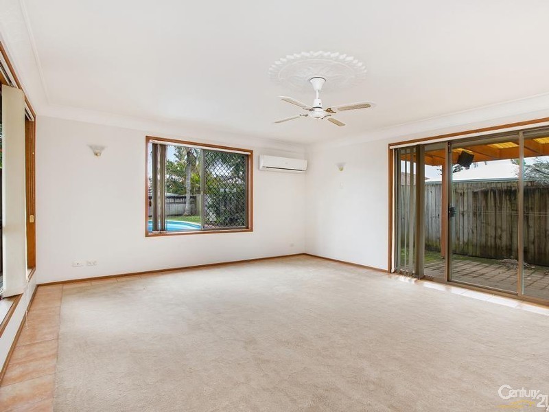 7 Falcon Court, Burleigh Waters QLD 4220