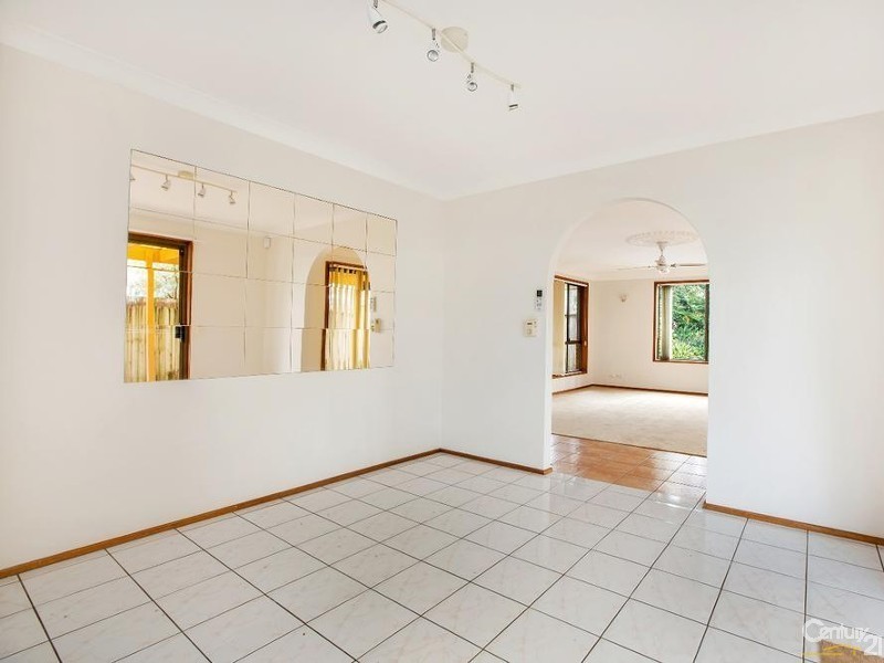 7 Falcon Court, Burleigh Waters QLD 4220