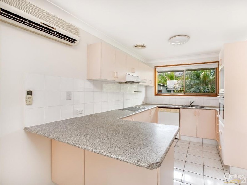 7 Falcon Court, Burleigh Waters QLD 4220