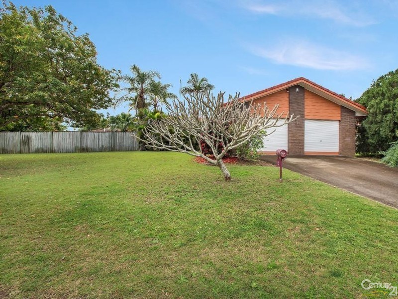 7 Falcon Court, Burleigh Waters QLD 4220