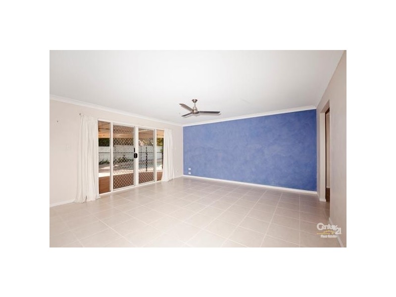 10 Maltravers Drive, Arundel QLD 4214