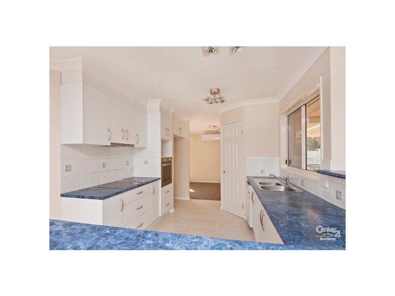 10 Maltravers Drive, Arundel QLD 4214