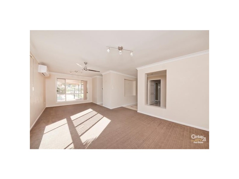10 Maltravers Drive, Arundel QLD 4214
