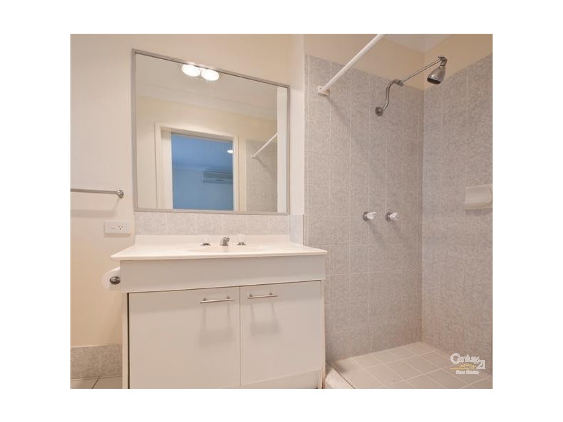 136 Mildura Drive, Helensvale QLD 4212