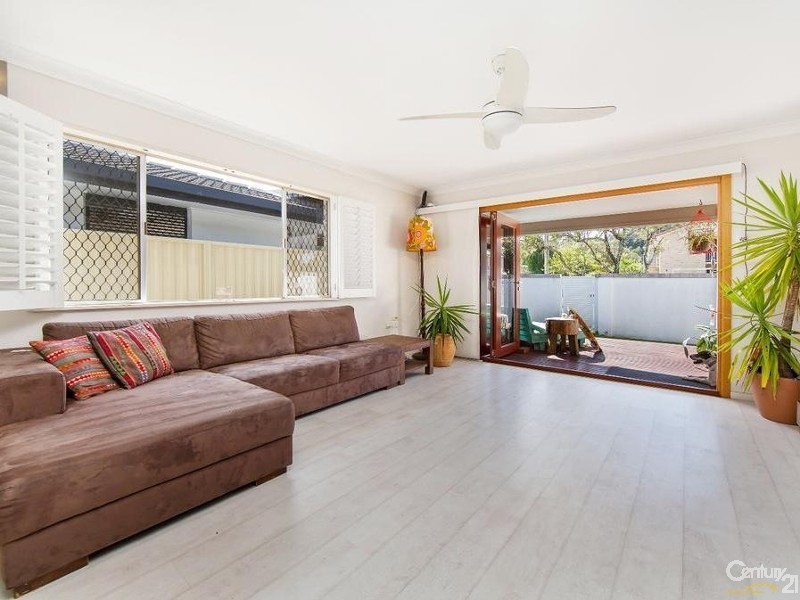 68 Sunshine Parade, Miami QLD 4220