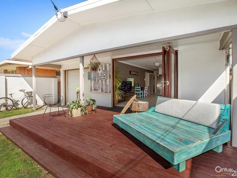 68 Sunshine Parade, Miami QLD 4220